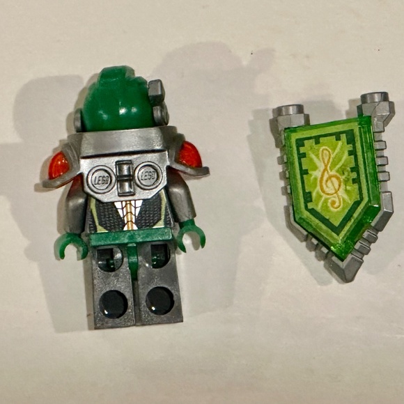Lego Nexo Knights Power 🎼Tone of Music nex025 Aaron Fox Minifigure Silver Visor - Picture 4 of 9